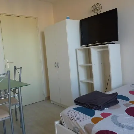 Apartment La N°3, Studette Cosy Avec Parking Gratuit La Rochelle (Charente-Maritime)
